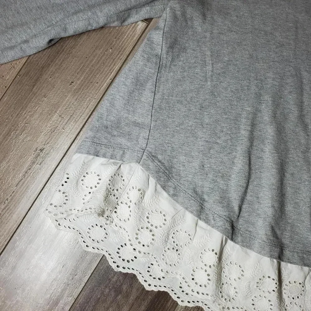 J. by J.CREW Women's Eyelet Lace Hem Gray and White Long Sleeve Top Size XL